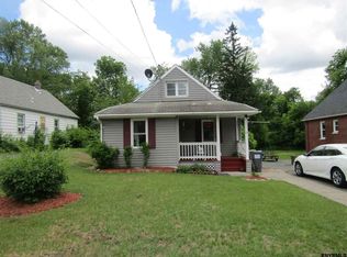 13 Willowdale Ter, Albany, NY 12205