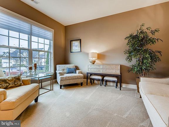 5th image of 544 Donner Way