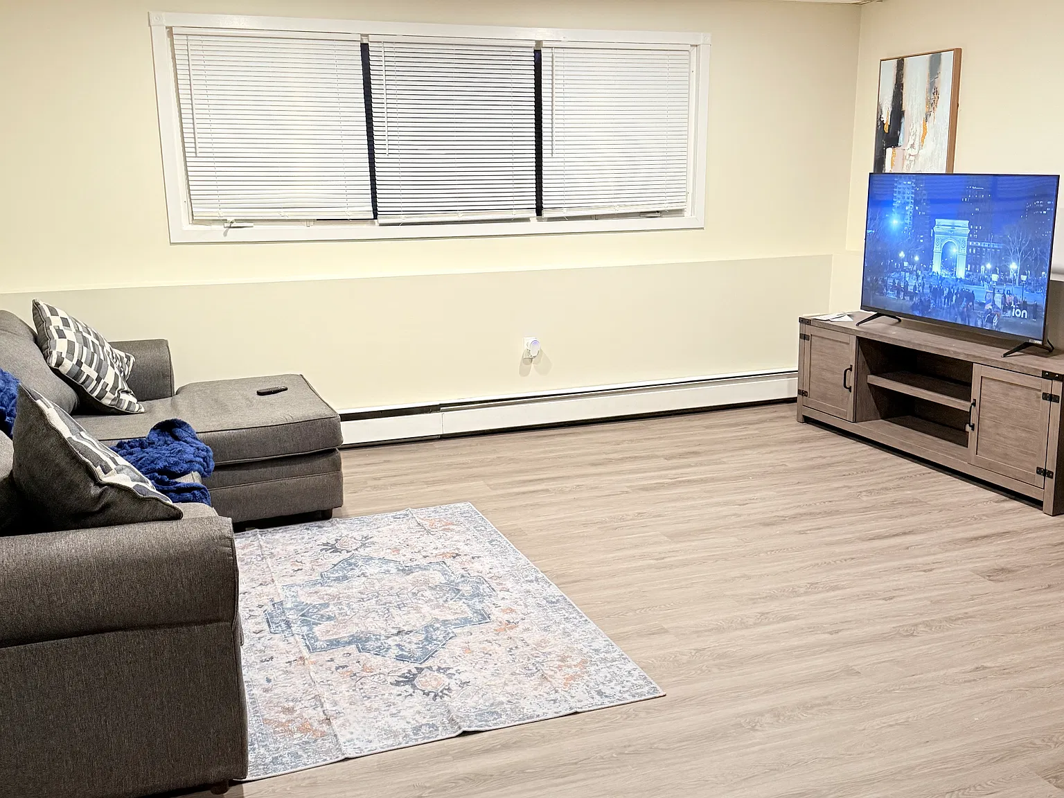 2 bed, 1100 sqft, $2,900 — Photo 2