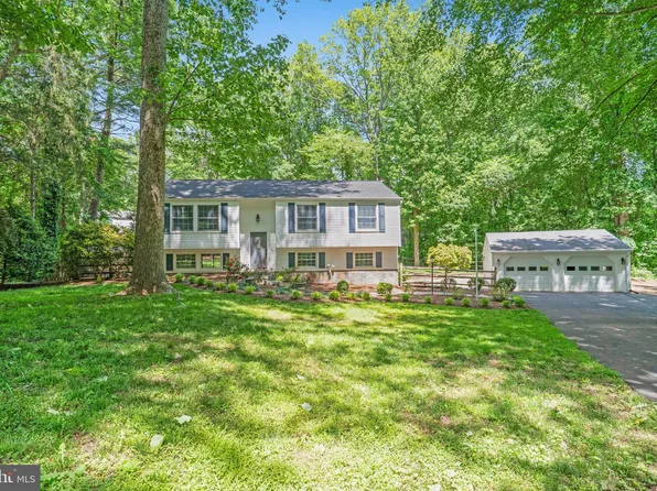 11921 Appling Valley Rd, Fairfax, VA 22030