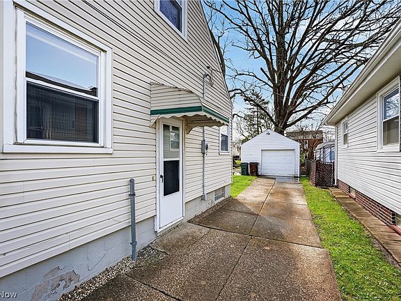 4th image of 2819 Tuxedo Ave
