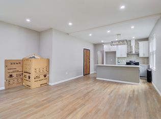 8064 Cypress Ave #2R, Ridgewood, NY 11385