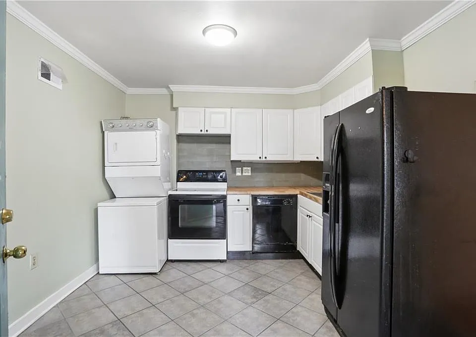 570 Woodward Ave SE #B