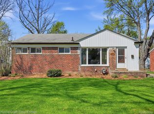30132 Westfield St, Livonia, MI 48150