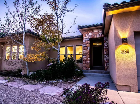 2198 S Chekshani Cliffs Ln, New Harmony, UT 84757