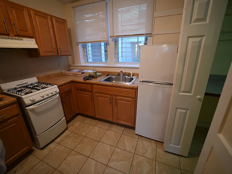 524 Cambridge St #2 — Photo 6