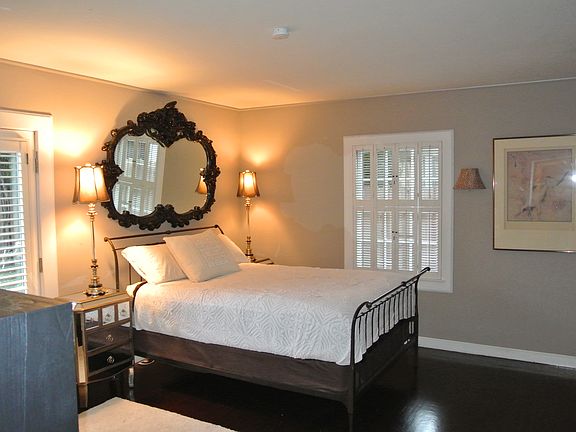 3rd image of 1120 Robertson Way