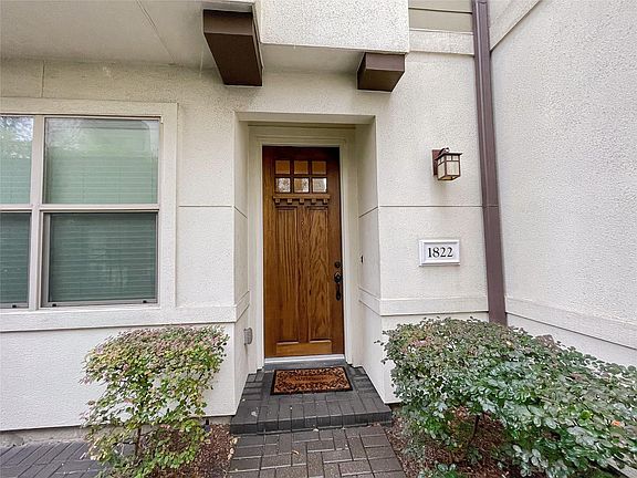 3rd image of 1822 Anita St