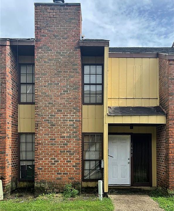 1st image of 1605 Chimney Wood Ln