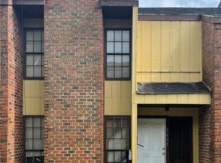 1605 Chimney Wood Ln, New Orleans, LA 70126