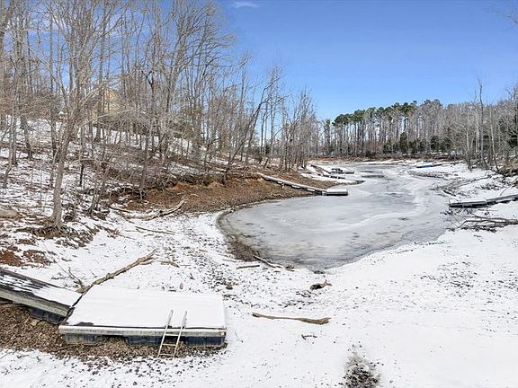 5th image of 60 Stacey Ct