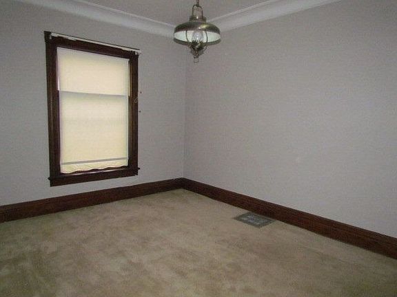 5th image of 205 Oakwood Ave