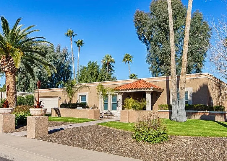 5912 E Emile Zola Ave — Photo 2