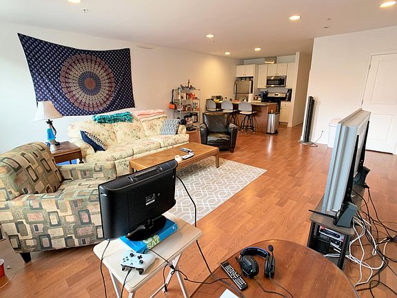 3rd image of 1504 Fairmount Ave APT 1