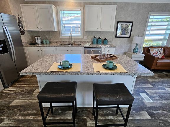 5th image of 5618 Goldenrod St