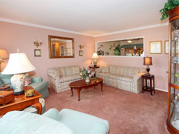 4th image of 955 Leeds Dr