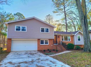 6612 Robinhood Ln NW, Huntsville, AL 35806