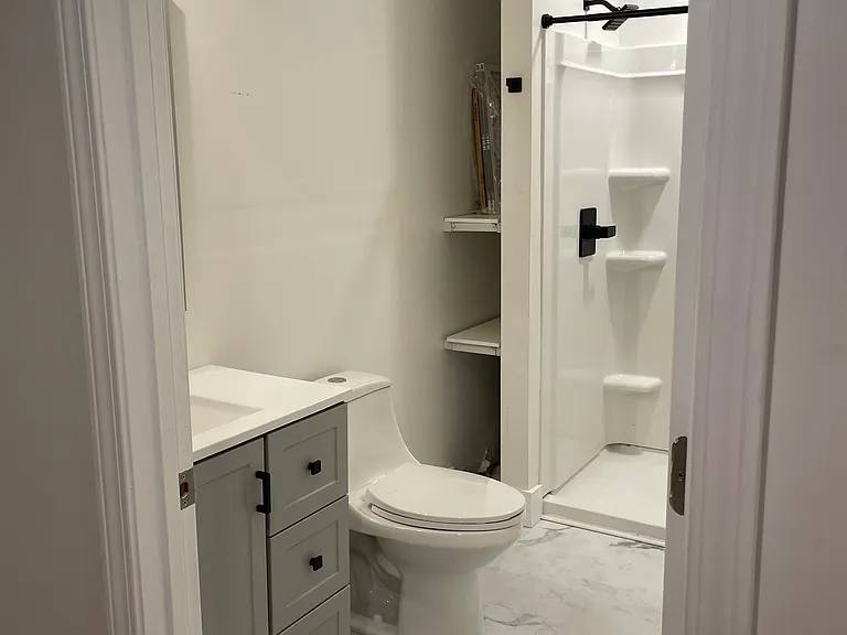 402 Forest Ct — Photo 19