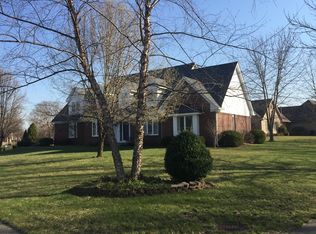 221 Innisbrooke Dr, Greenwood, IN 46142