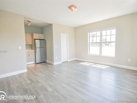 2nd image of 1017 Jefferson Ave APT 307