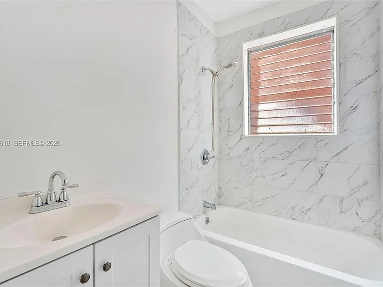 1554 SW 5th St #11C — Photo 6