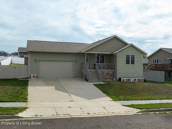 2nd image of 2610 Country Oak Dr