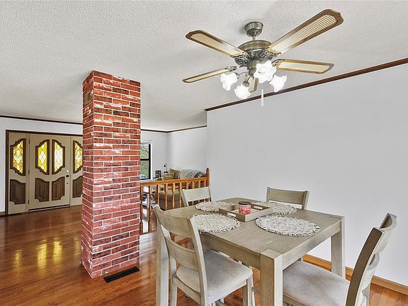 5th image of 303 S Smith St