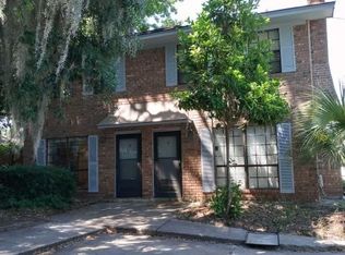 2220 E Victory Dr, Savannah, GA 31404