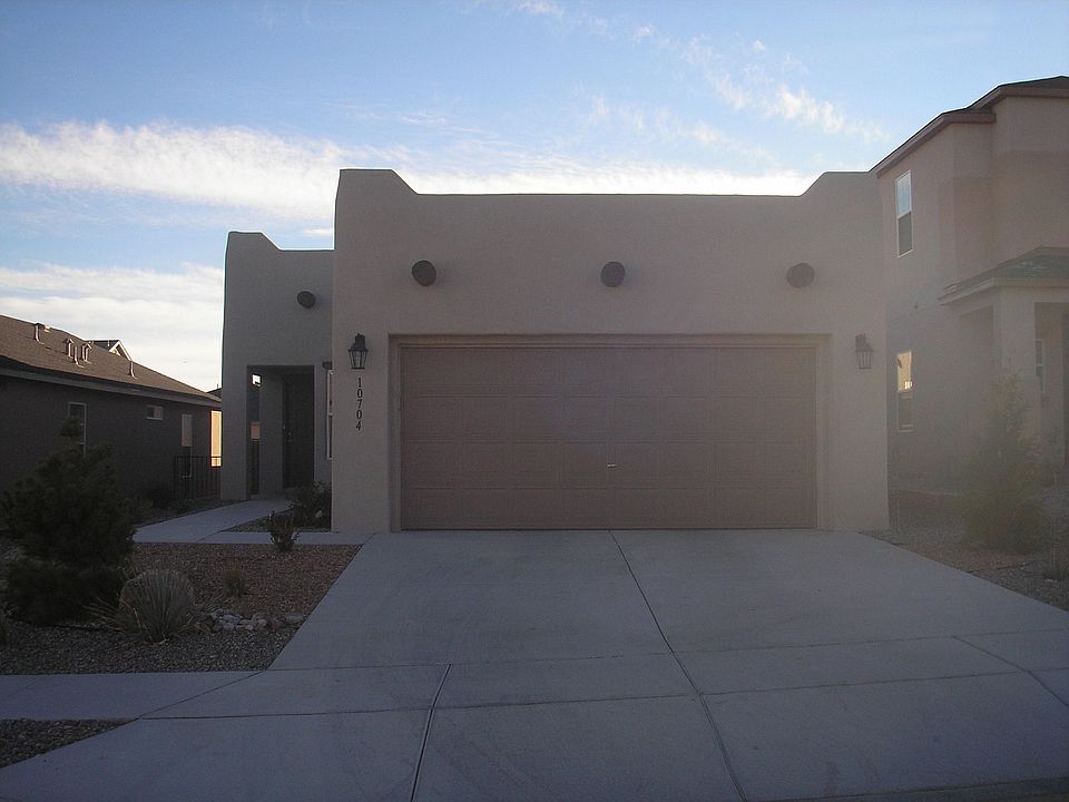 Great Home in Gated Community