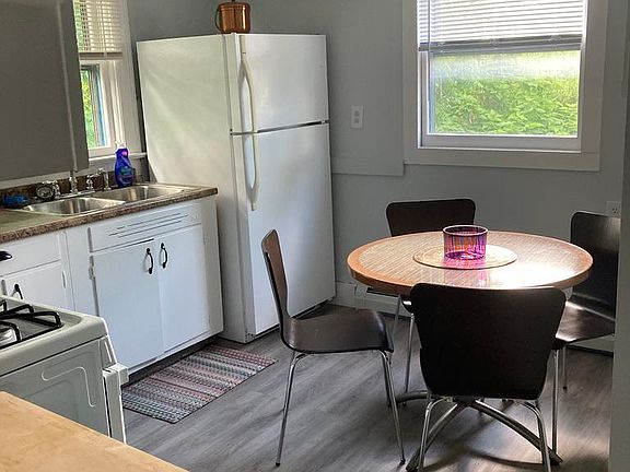 4th image of 167 Green St