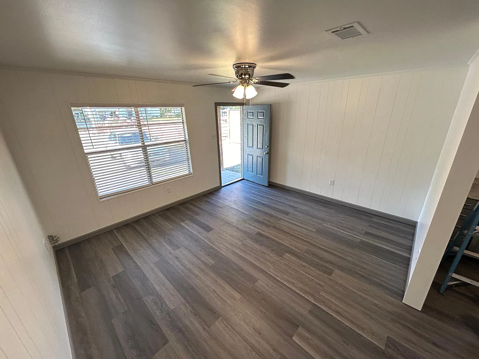 2 bed, 900 sqft, $875 — Photo 2
