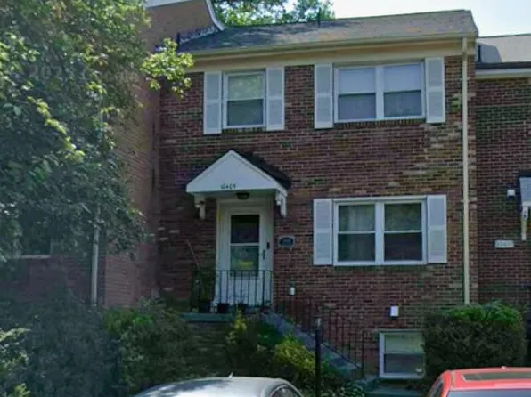10405 Courthouse Dr, Fairfax, VA 22030
