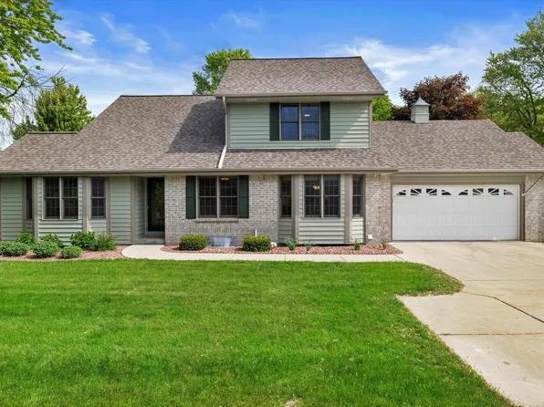 W232N3077 Emerald LANE #A, Pewaukee, WI 53072