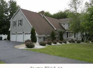 36 Plantation Dr, Suffield, CT 06078