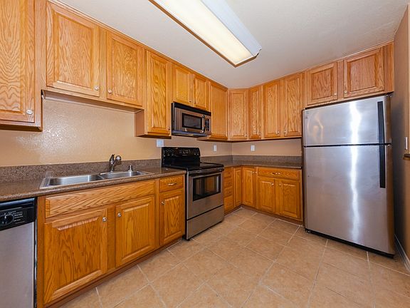 5th image of 1845 Bayview Heights Dr Unit 100
