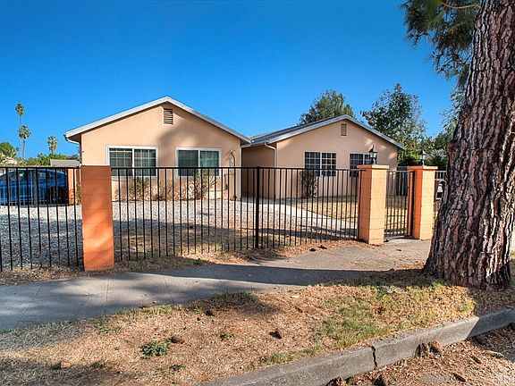 4th image of 7500 Fallbrook Ave