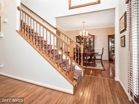 3rd image of 5943 Fincastle Dr