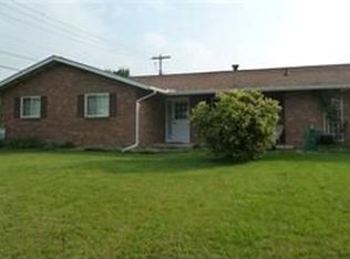16 Hickory Dr, Chelsea, MI