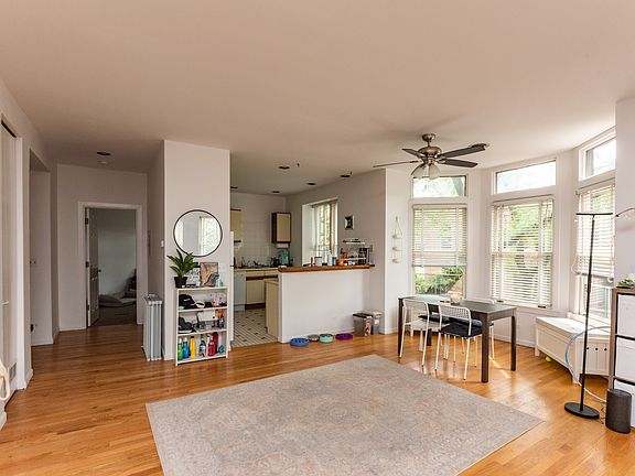 5th image of 1301 N Hoyne Ave APT 2