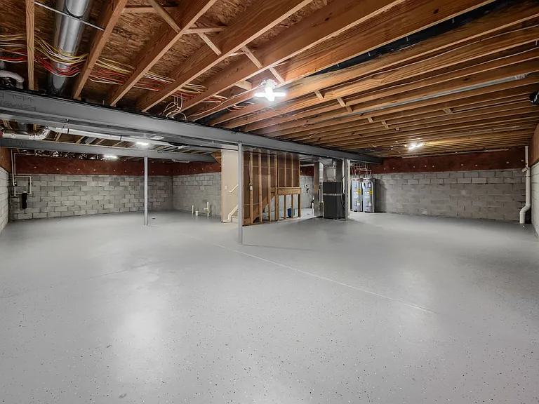 1082 Treeline Way — Photo 43