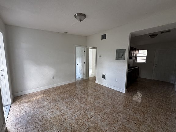 5th image of 1950 Washington Ave #2