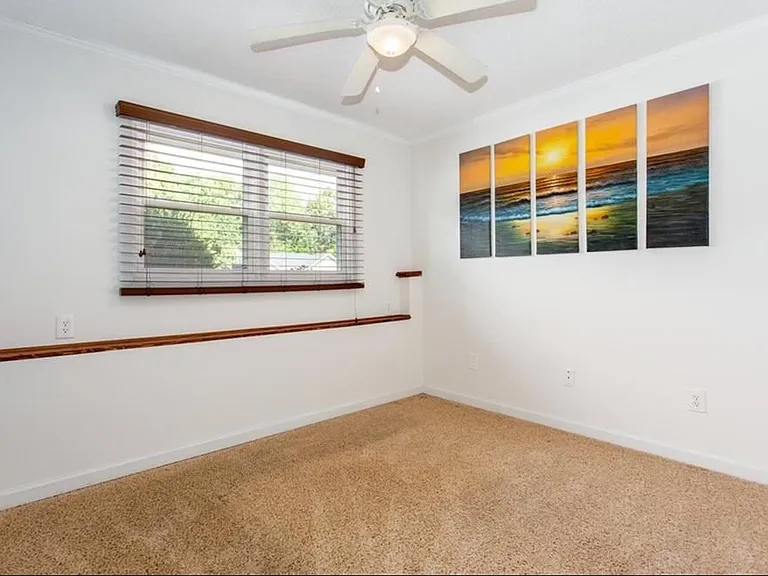 2315 Castle Royale Dr — Photo 16