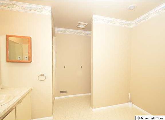 5th image of 26 Westminster Ln