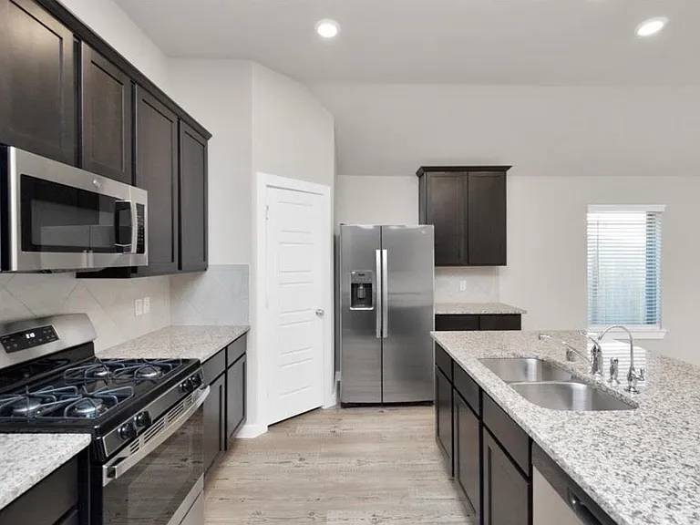 2627 Border Cove Cir — Photo 5