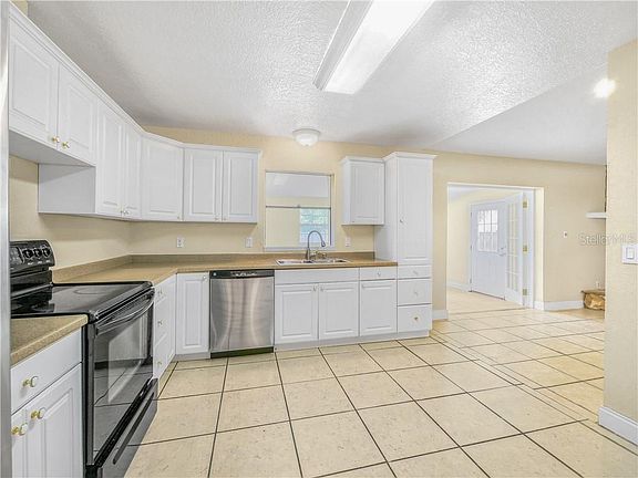 3rd image of 5606 Tangerine Ave