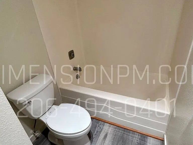 532 SW Rimrock Way — Photo 15
