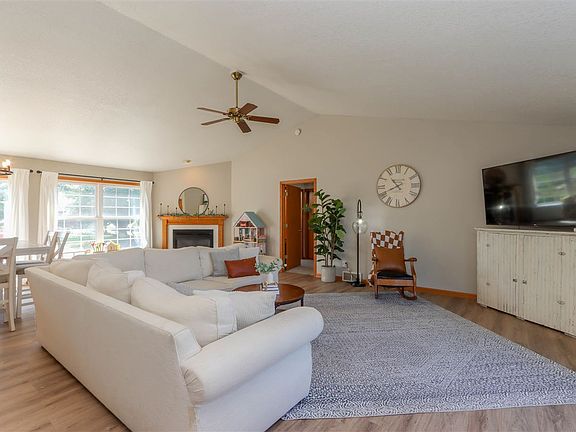 3rd image of 2186 Waters Way