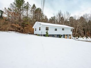 123 Amesbury Rd, Kensington, NH 03833
