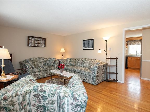 4th image of 3 Christina Dr #A
