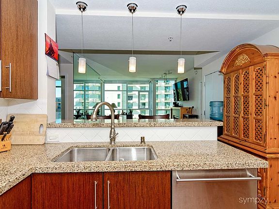 3rd image of 325 7th Ave Unit 906